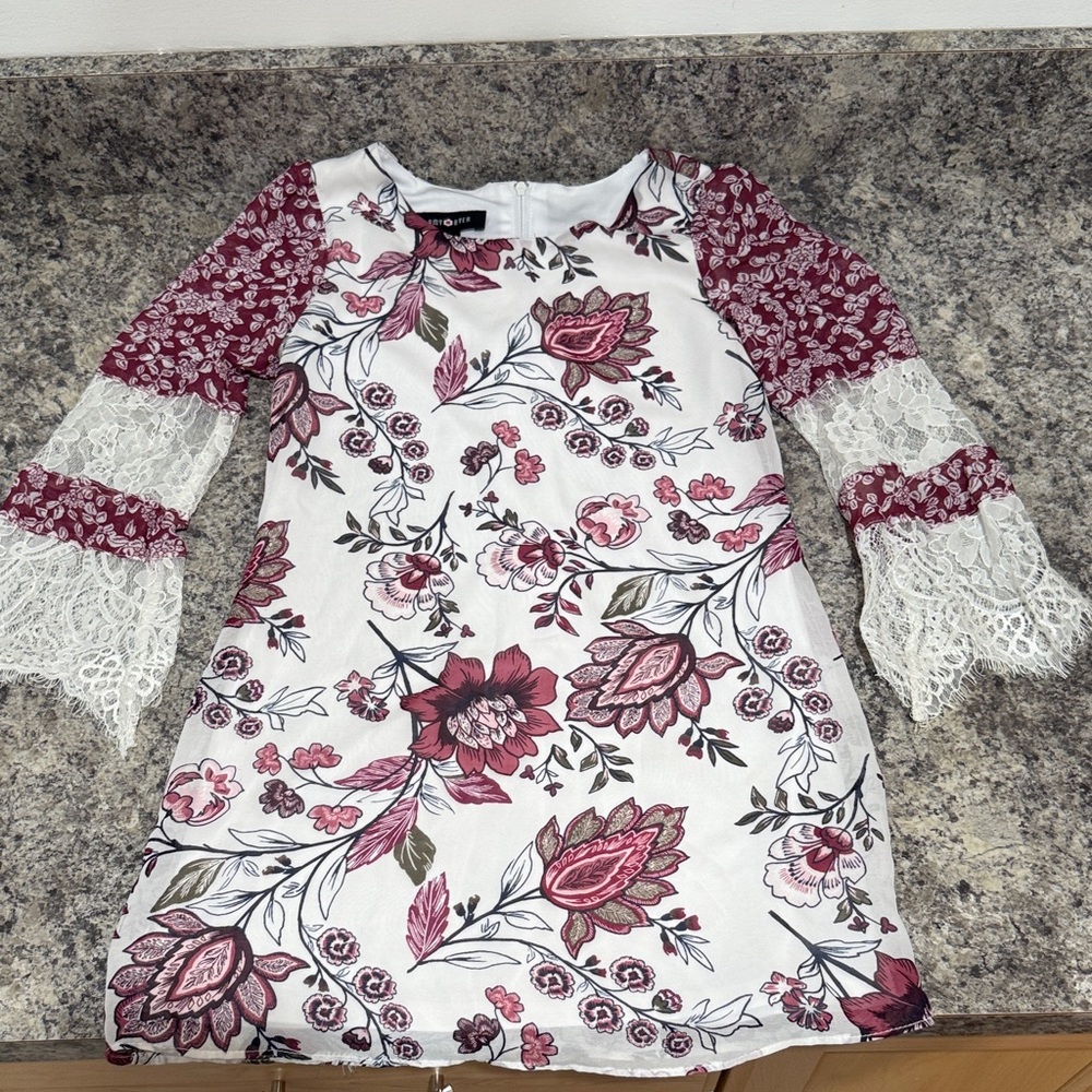 Amy Byer Burgundy and White Floral Dress with Lace Sleeves. Size 7.